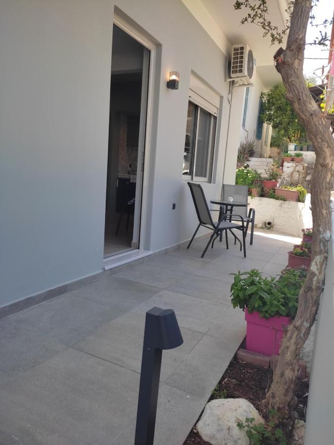 Stefani Apartments Methana Bagian luar foto